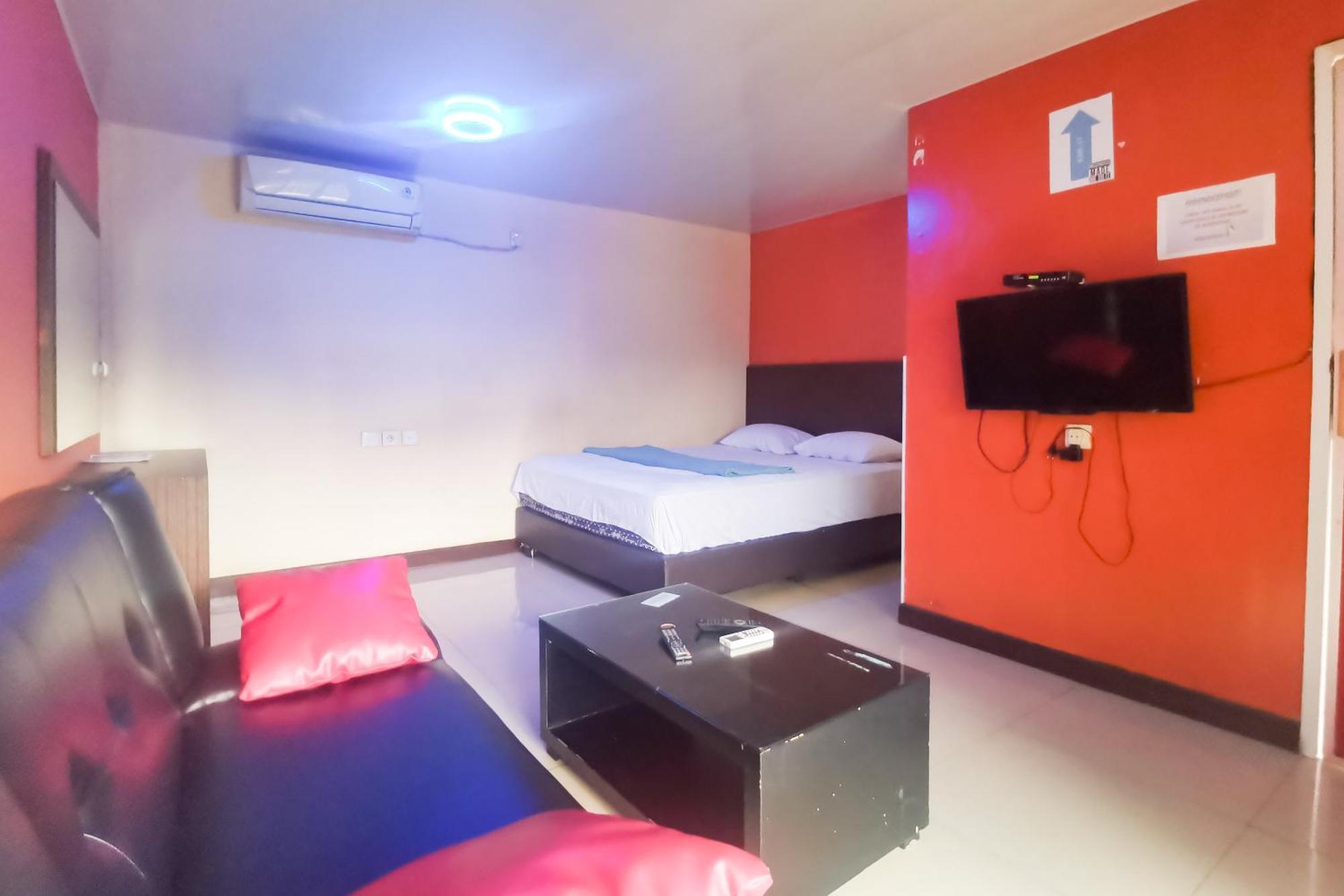 Hotel Container Inn Mitra Reddoorz Gadok Buitenkant foto