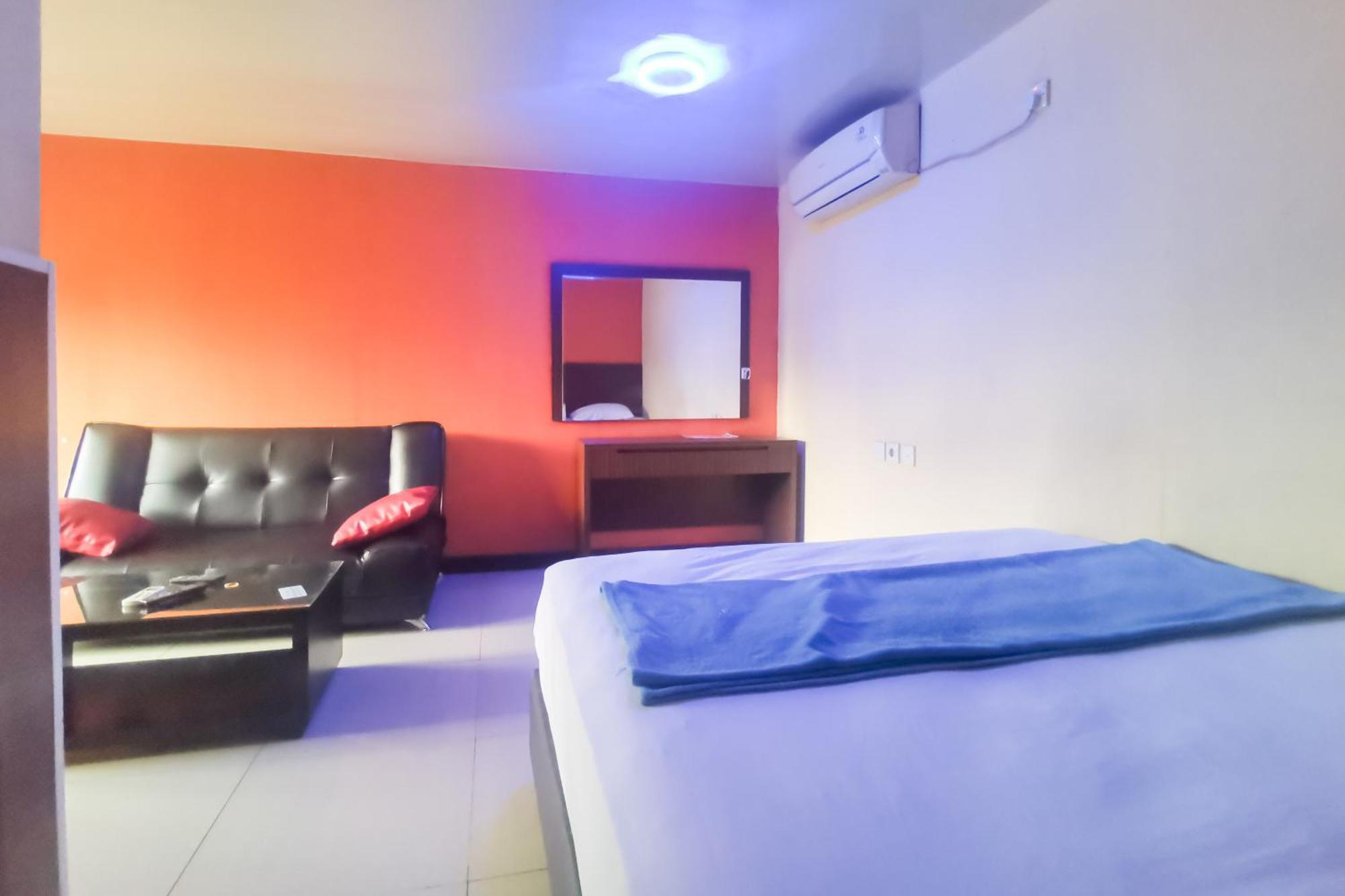 Hotel Container Inn Mitra Reddoorz Gadok Buitenkant foto