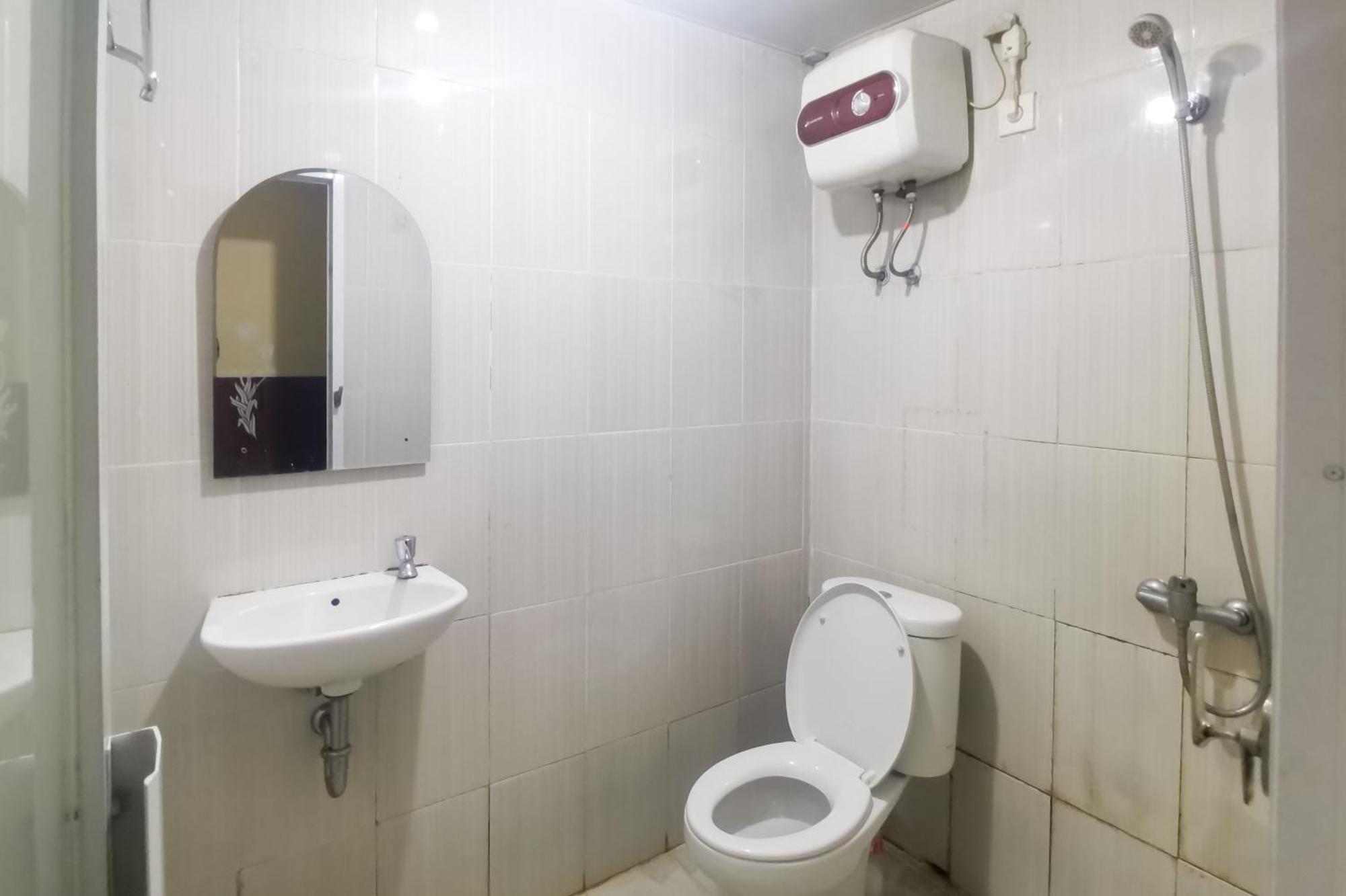 Hotel Container Inn Mitra Reddoorz Gadok Buitenkant foto