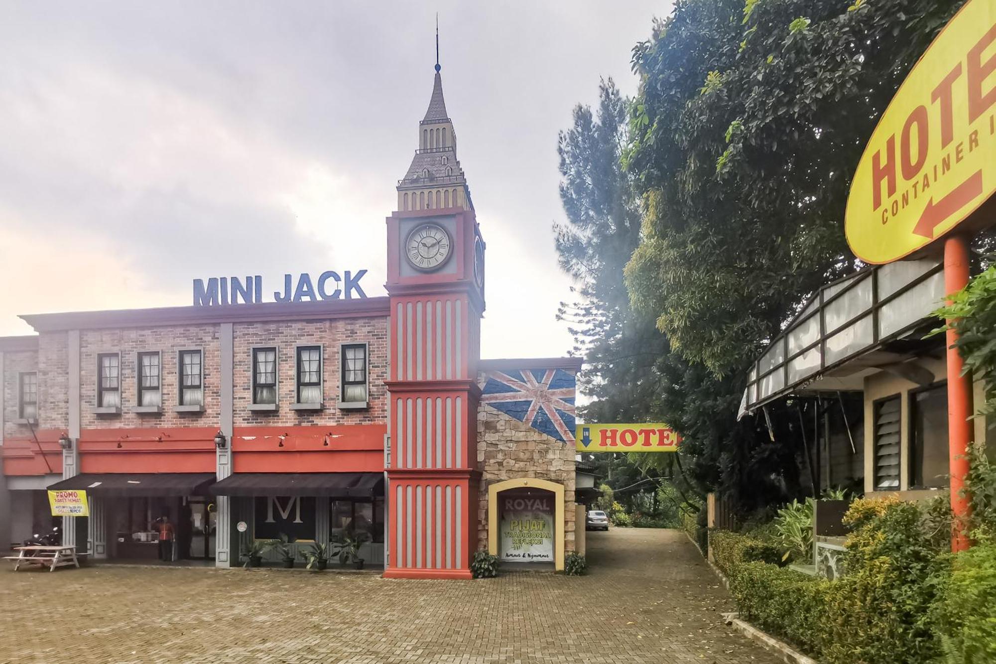 Hotel Container Inn Mitra Reddoorz Gadok Buitenkant foto