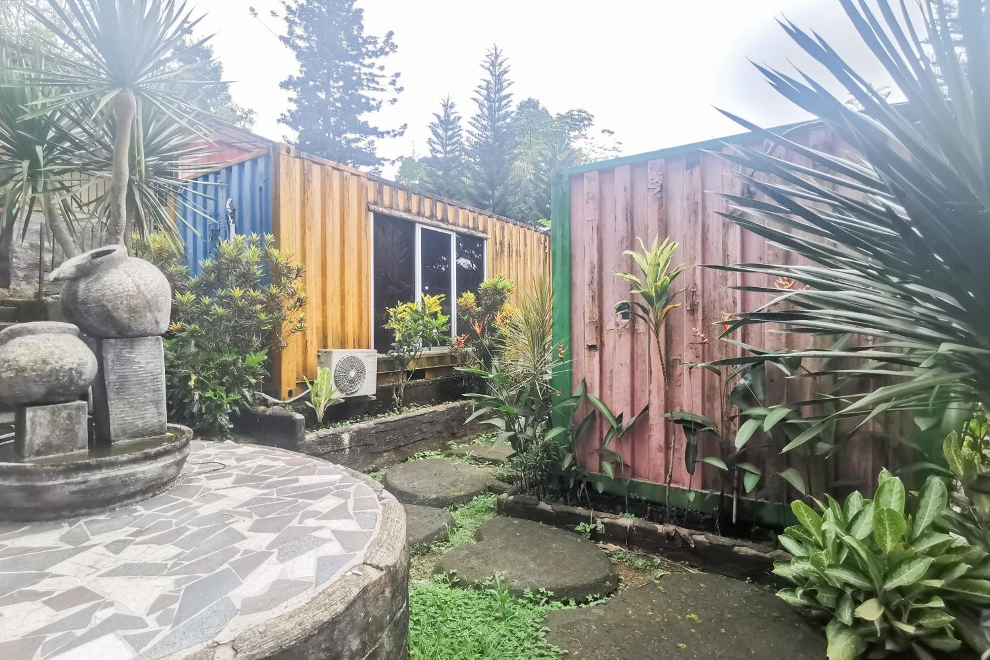 Hotel Container Inn Mitra Reddoorz Gadok Buitenkant foto